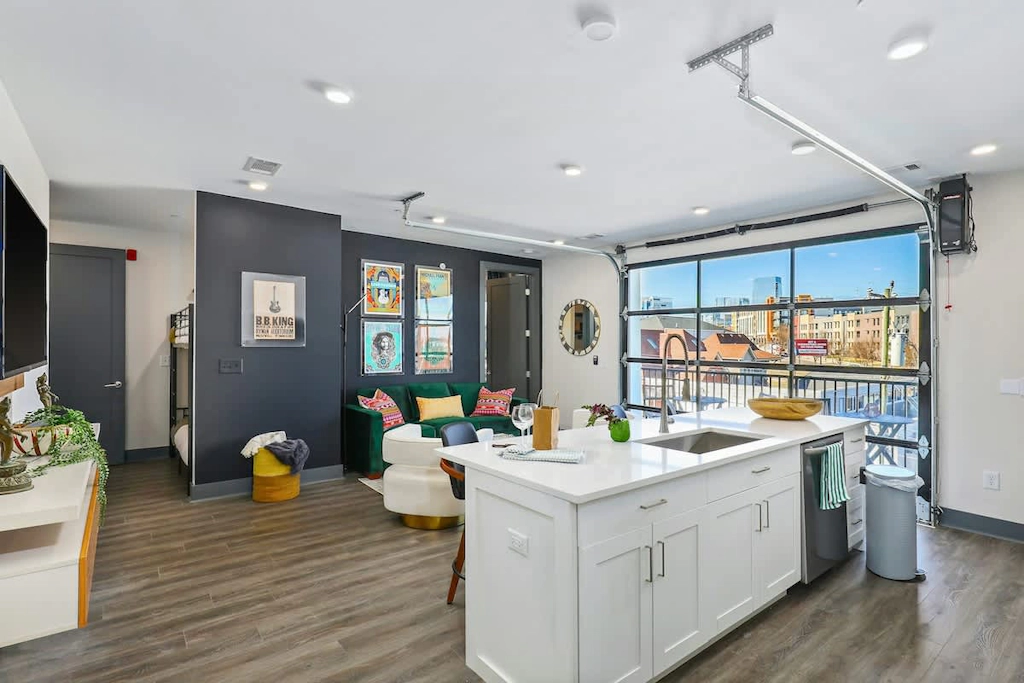 Muse | City-view third-floor condo with private balcony & AC