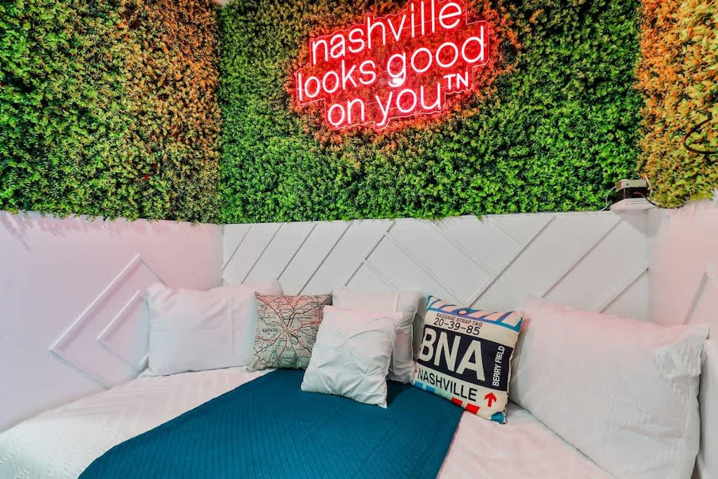 Muse Centrally located Nashville home near hot spots with elevator & central AC