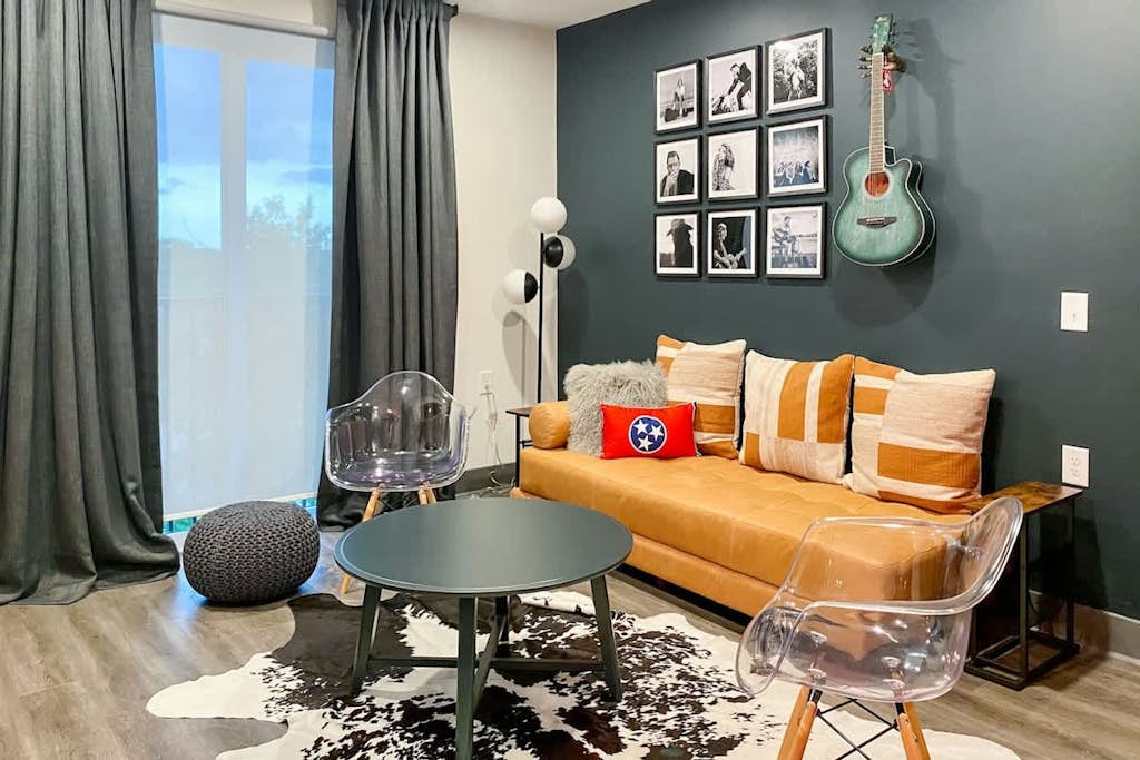 Muse Centrally located Nashville home near hot spots with elevator & central AC