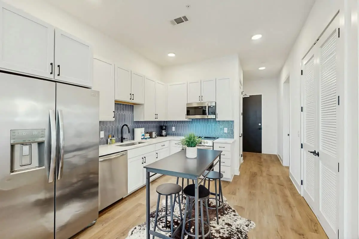 Dog-friendly condo with central AC & rooftop deck access - walk everywhere
