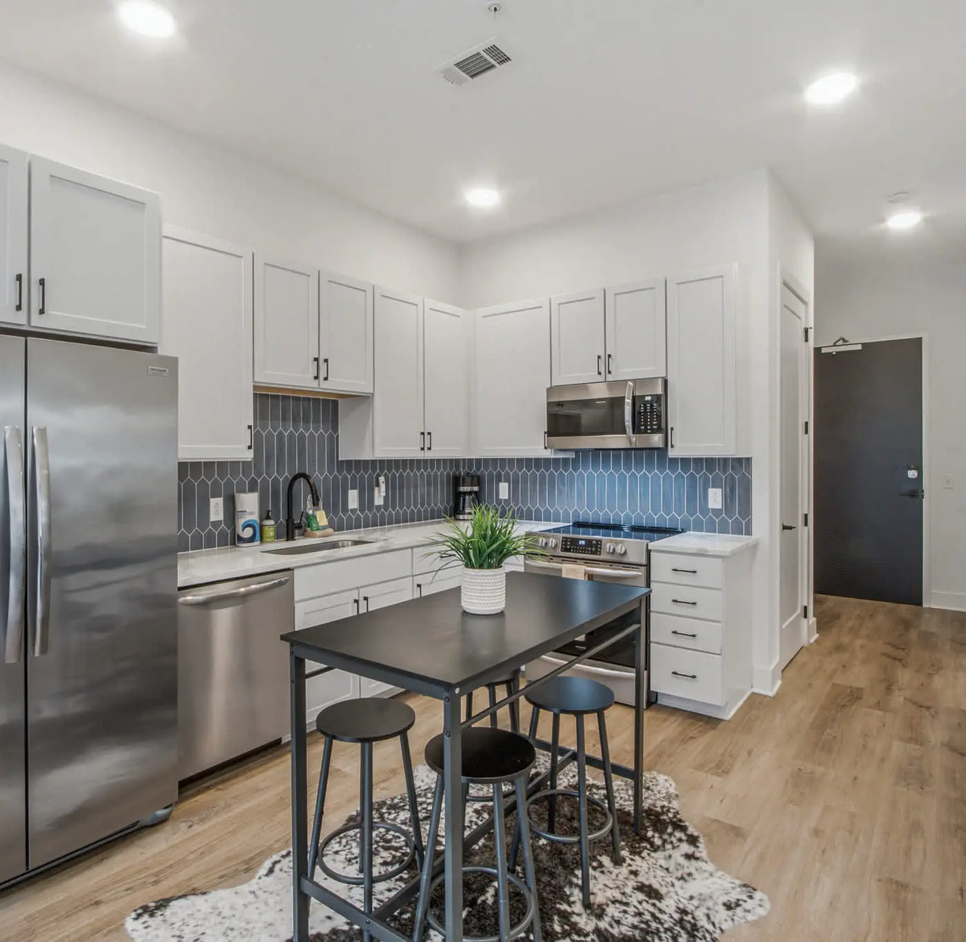 Dog-friendly condo with central AC & rooftop deck access - walk everywhere