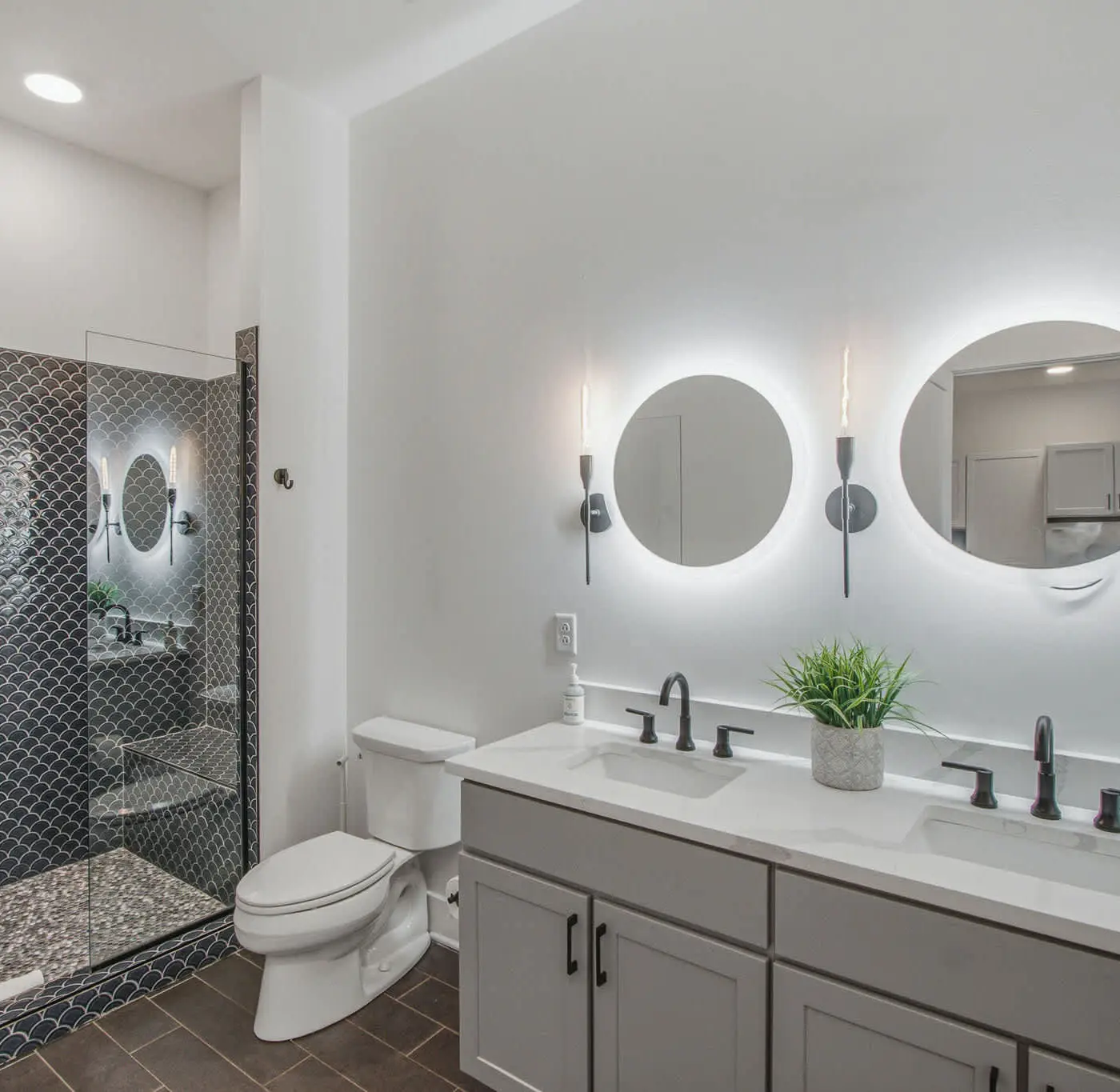 Dog-friendly condo with central AC & rooftop deck access - walk everywhere