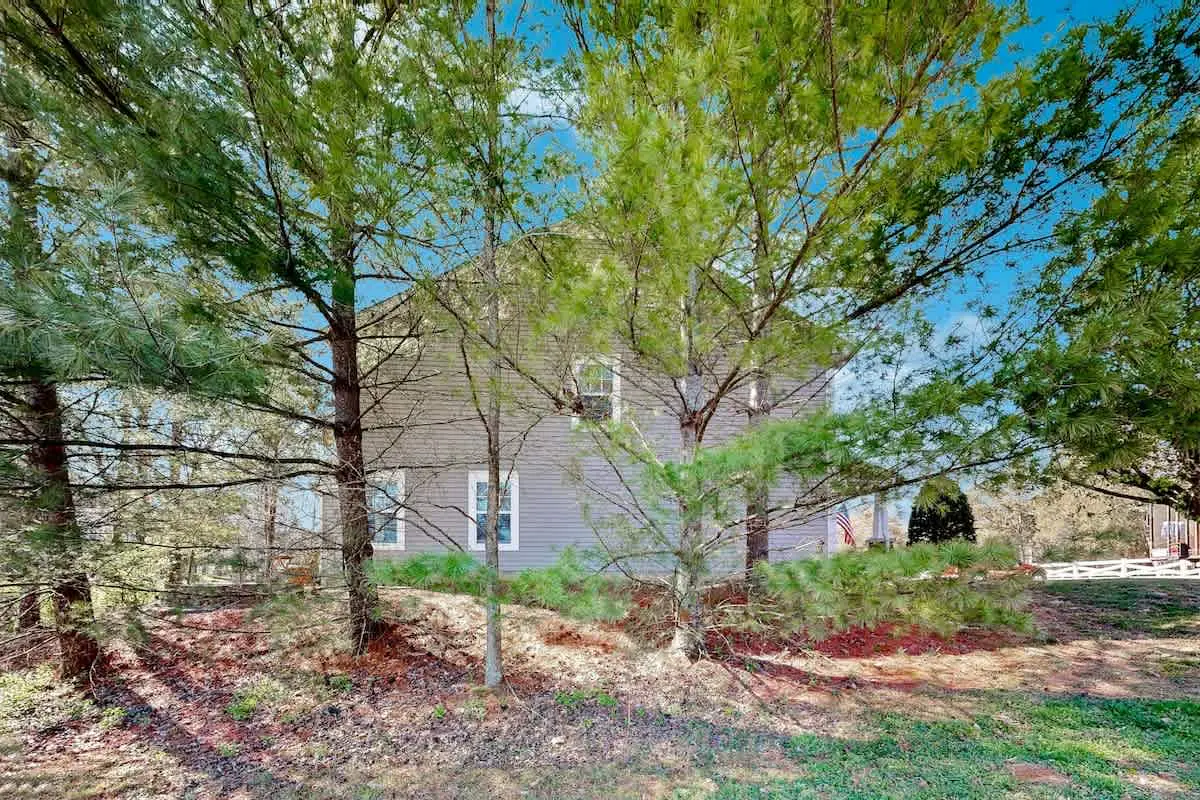 Modern townhome with on-site golf & pool - water views, W/D, & central AC