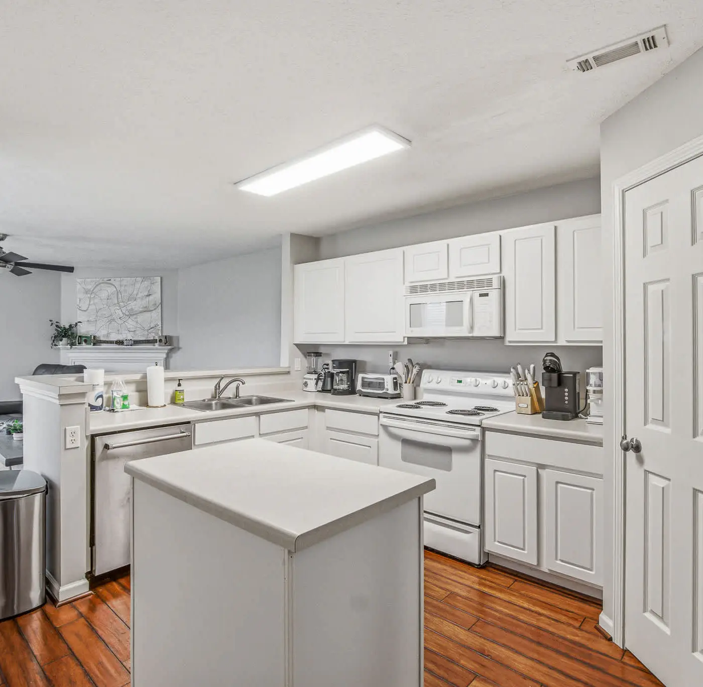 10.4 Mi to DT Nashville・Modern 2BR Family Escape