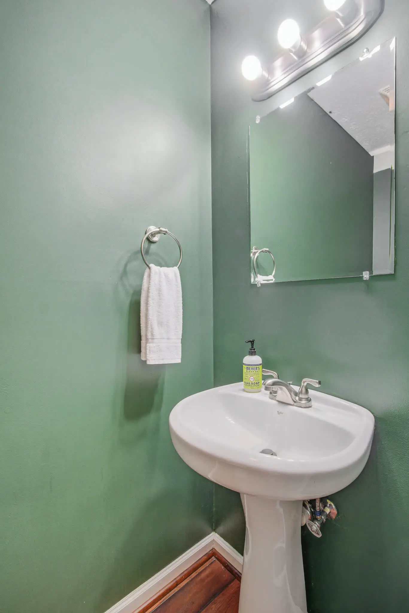 10.4 Mi to DT Nashville・Modern 2BR Family Escape