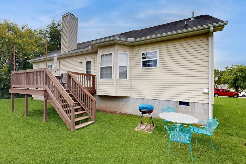 Quiet Residential Hideaway w/ Big Backyard - Near Grand Ole Opry