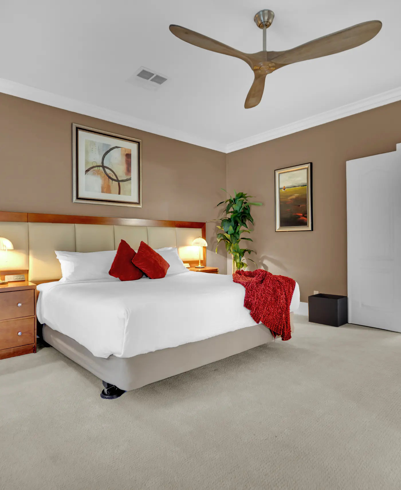 The Gold Standard – Luxury for Families & Friends