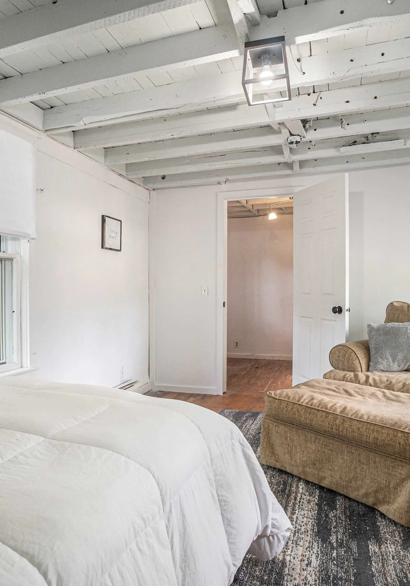 The Three Seasons | Centrally located house in Lak