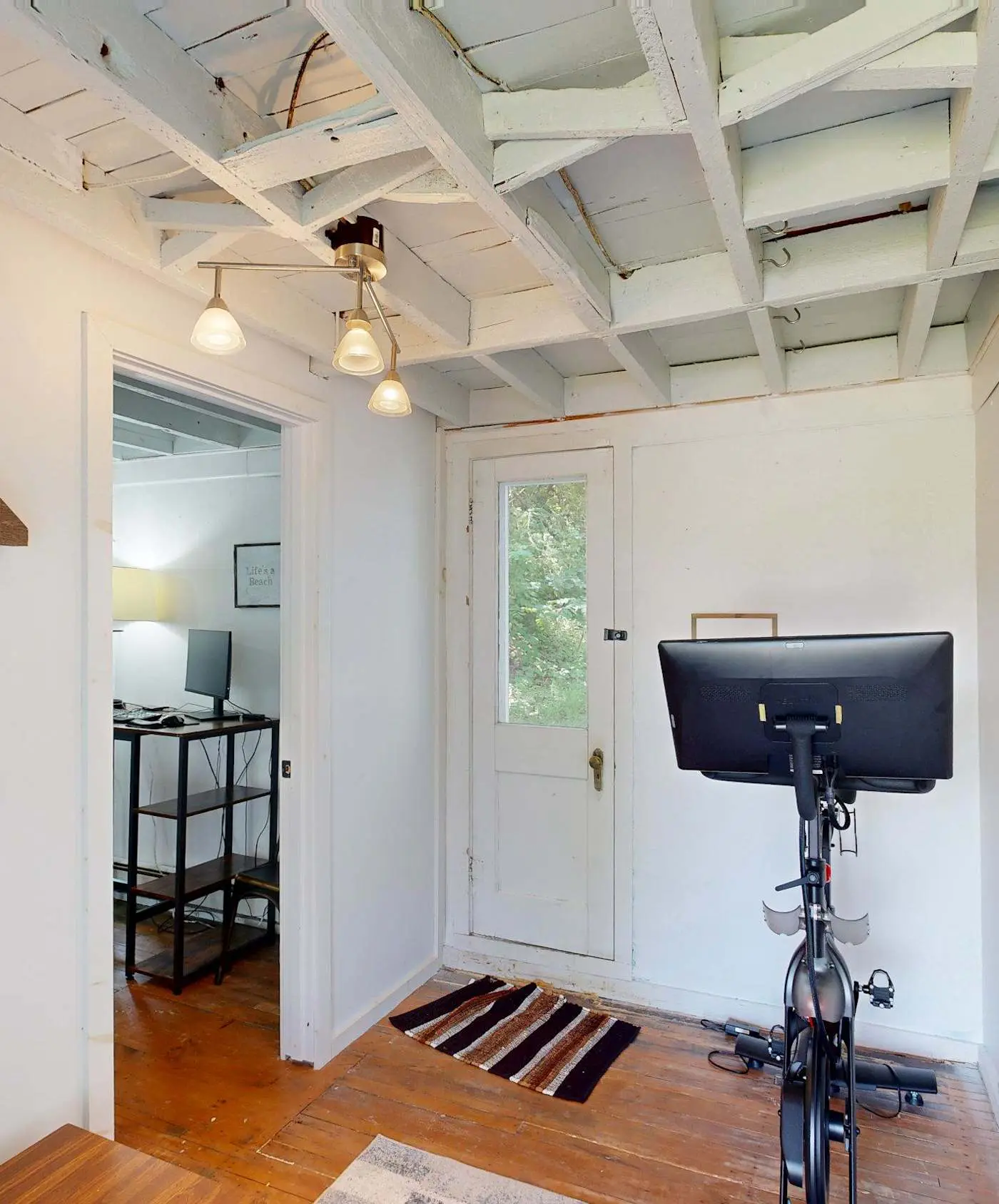 The Three Seasons - Centrally located house in Lake Leelanau