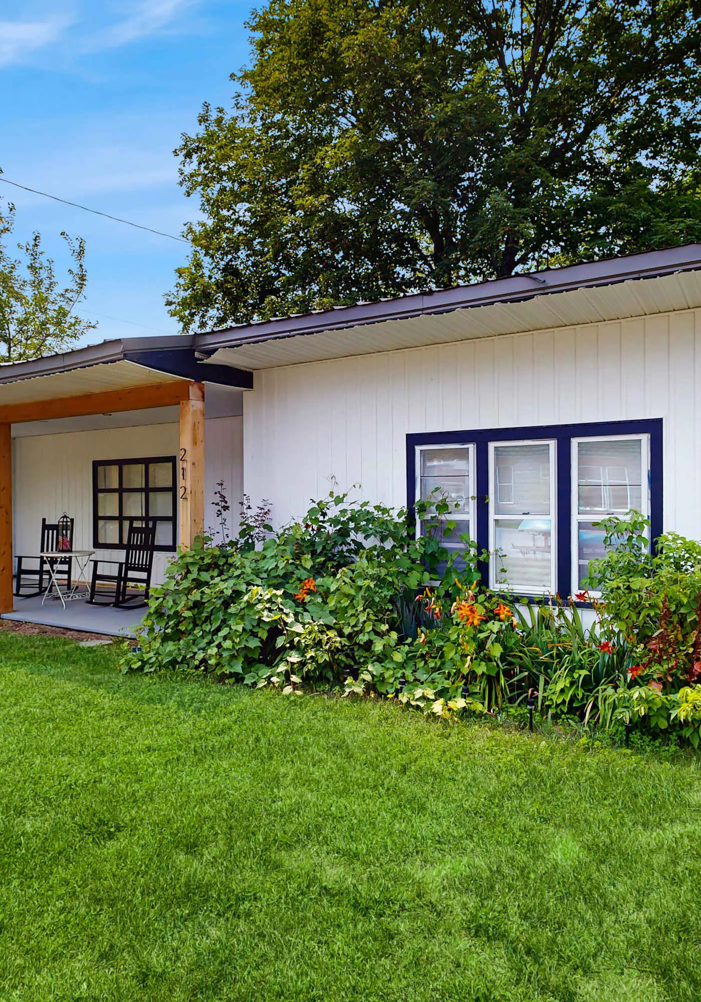 The Three Seasons - Centrally located house in Lake Leelanau