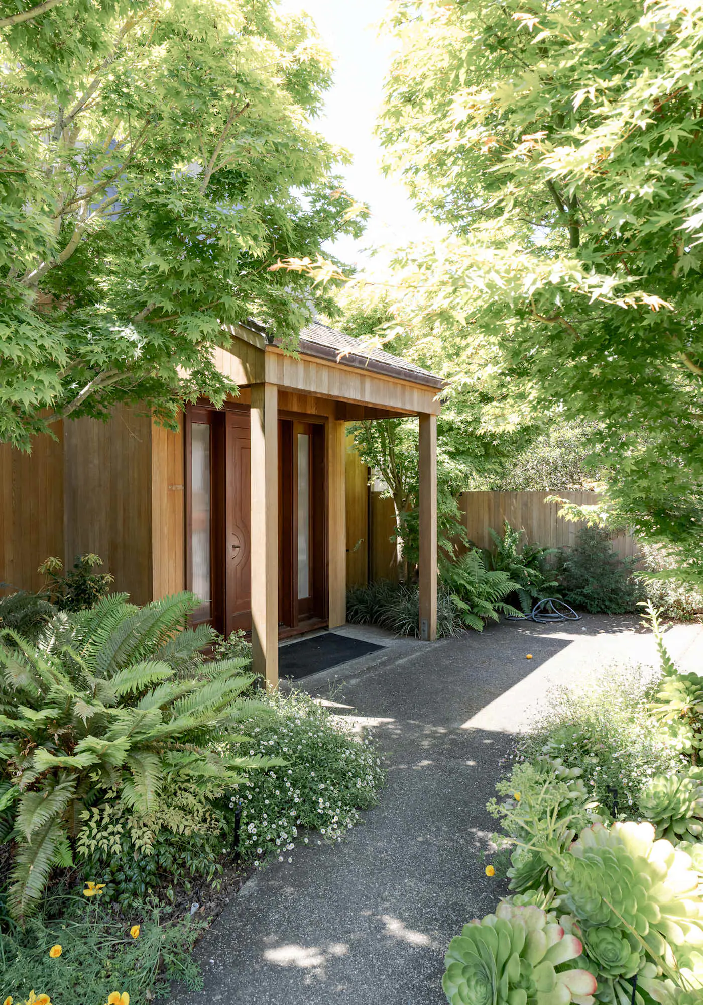 Nowell House - Beam-vaulted Sea Ranch home with private hot tub & ocean views