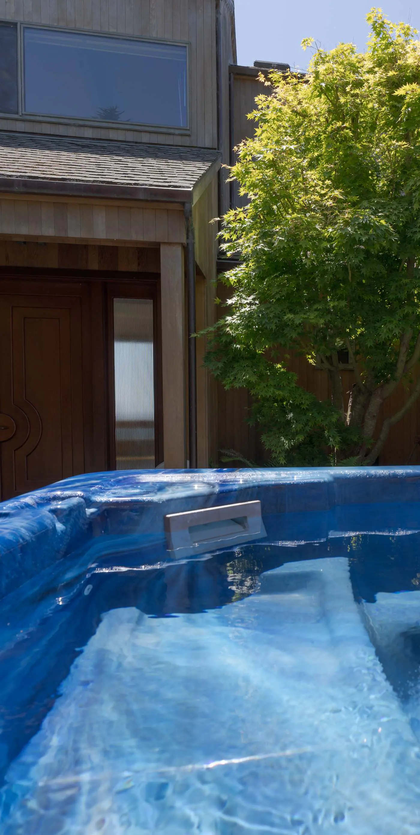 Nowell House - Beam-vaulted Sea Ranch home with private hot tub & ocean views