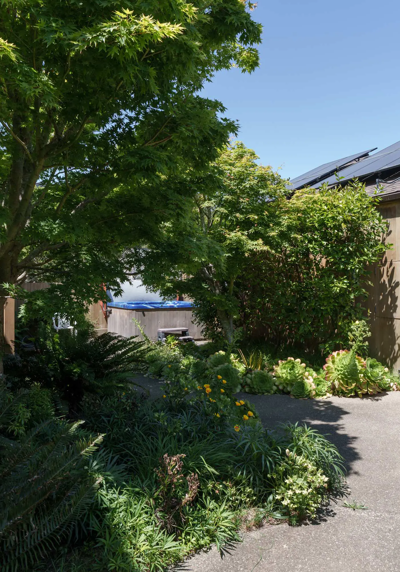 Nowell House - Beam-vaulted Sea Ranch home with private hot tub & ocean views