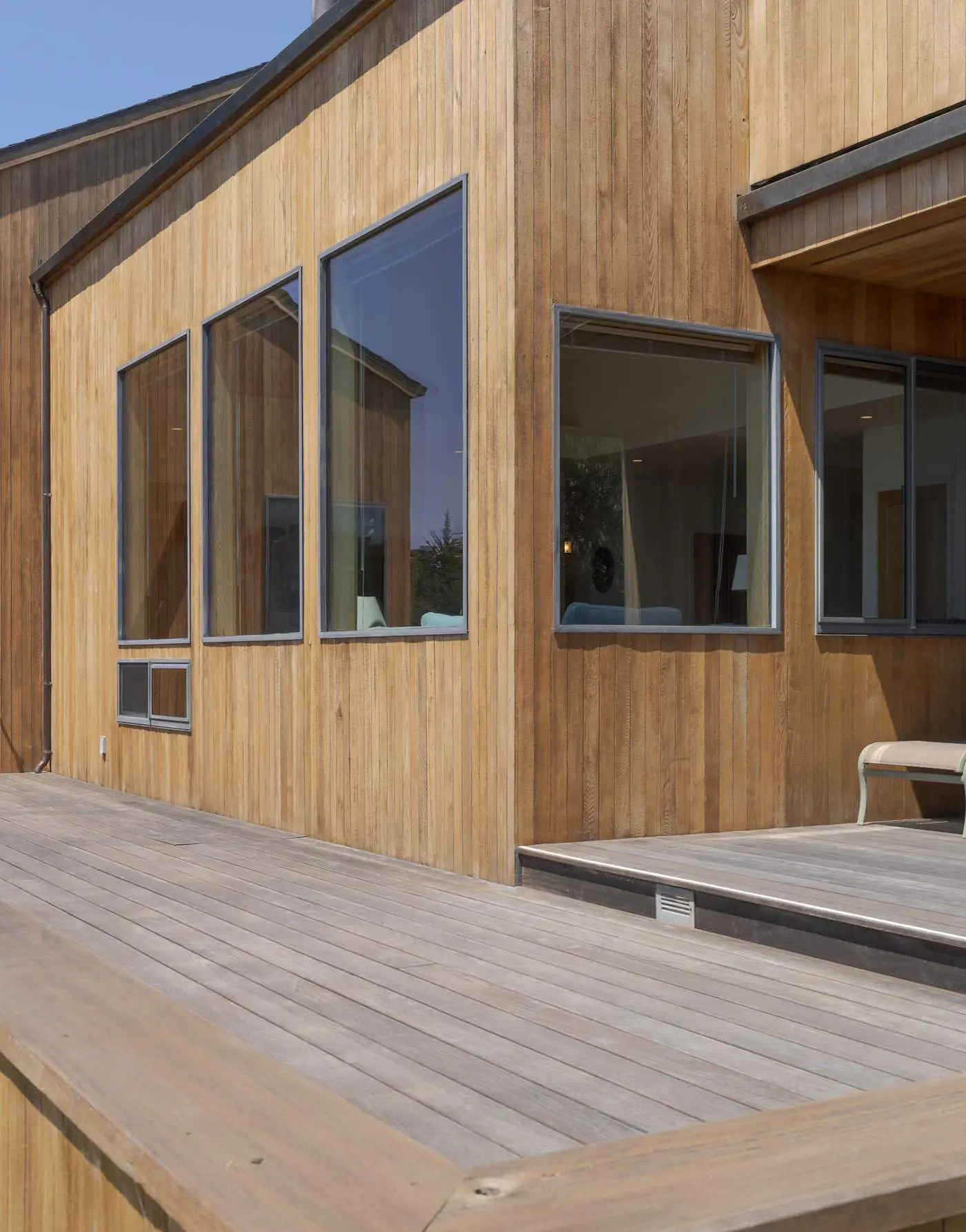 Nowell House - Beam-vaulted Sea Ranch home with private hot tub & ocean views