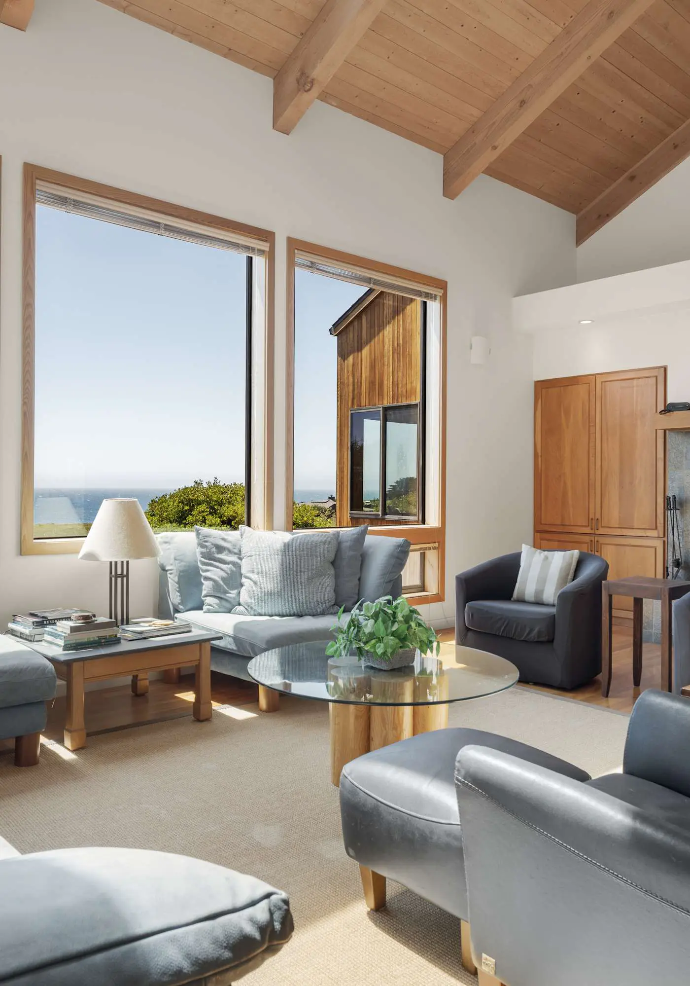Nowell House - Beam-vaulted Sea Ranch home with private hot tub & ocean views