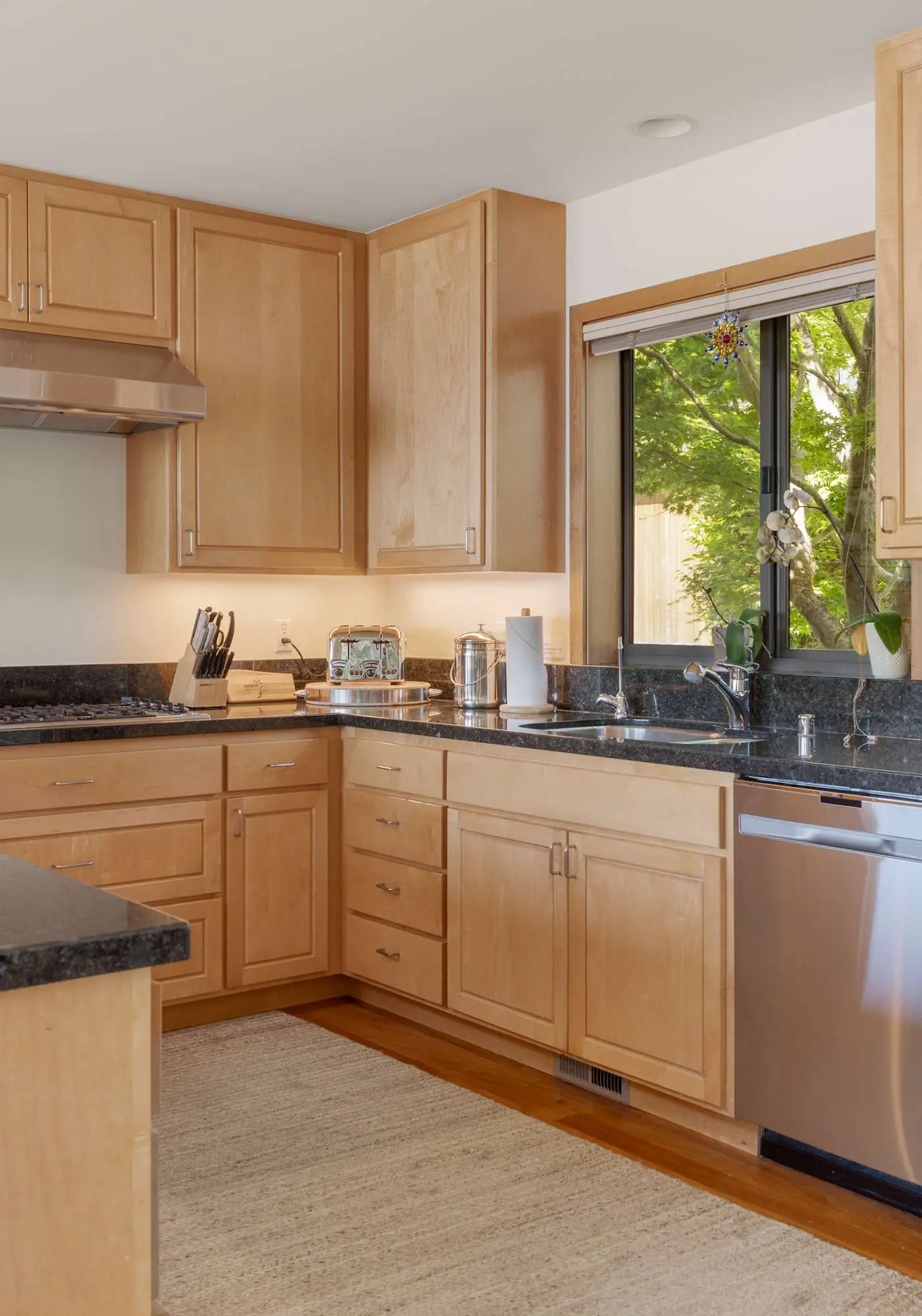 Nowell House - Beam-vaulted Sea Ranch home with private hot tub & ocean views