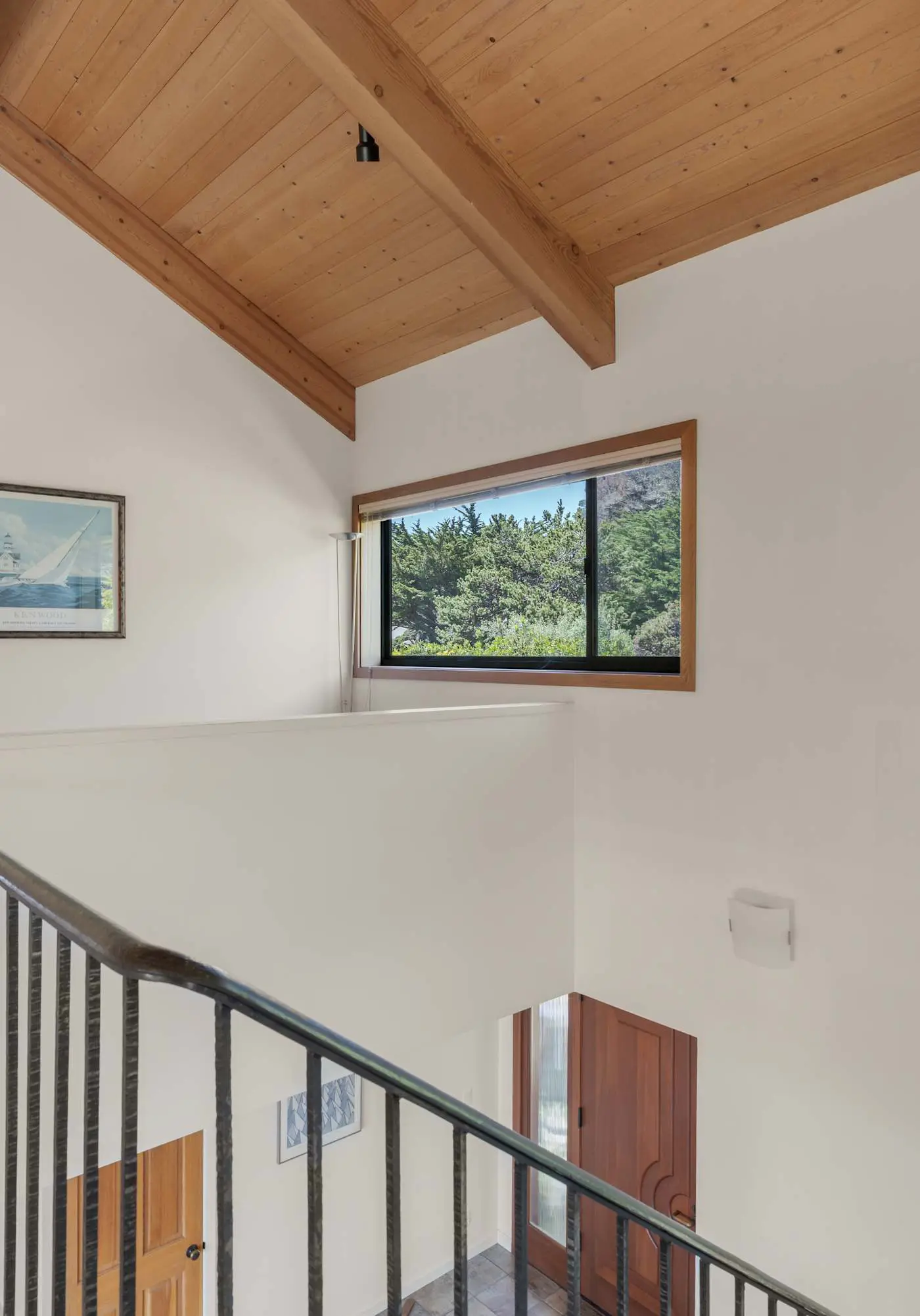 Nowell House - Beam-vaulted Sea Ranch home with private hot tub & ocean views