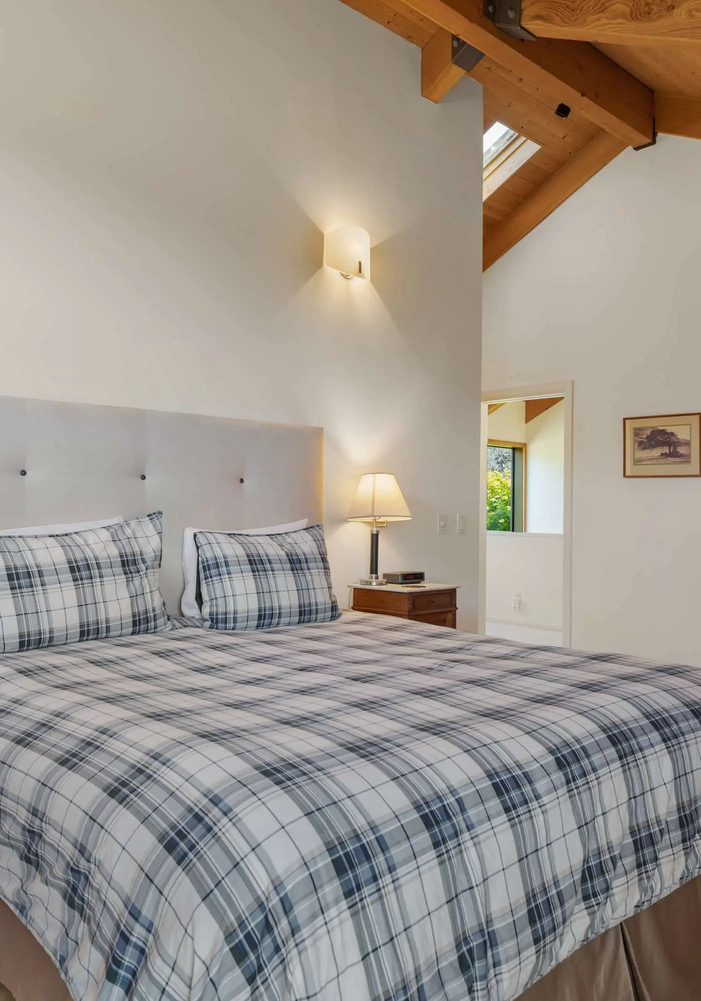 Nowell House - Beam-vaulted Sea Ranch home with private hot tub & ocean views