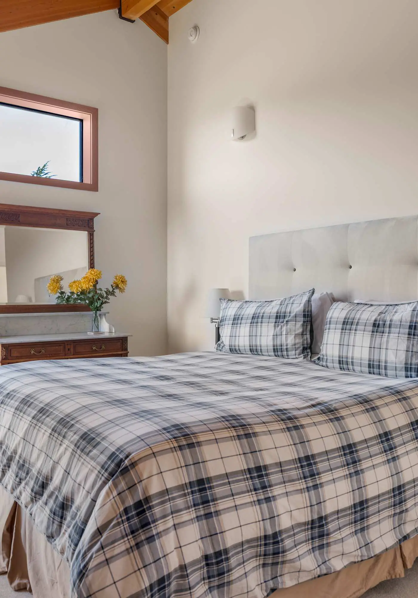 Nowell House - Beam-vaulted Sea Ranch home with private hot tub & ocean views
