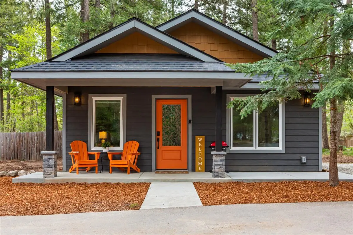 Cabin with Hot Tub, Lake Access & Fire Pit