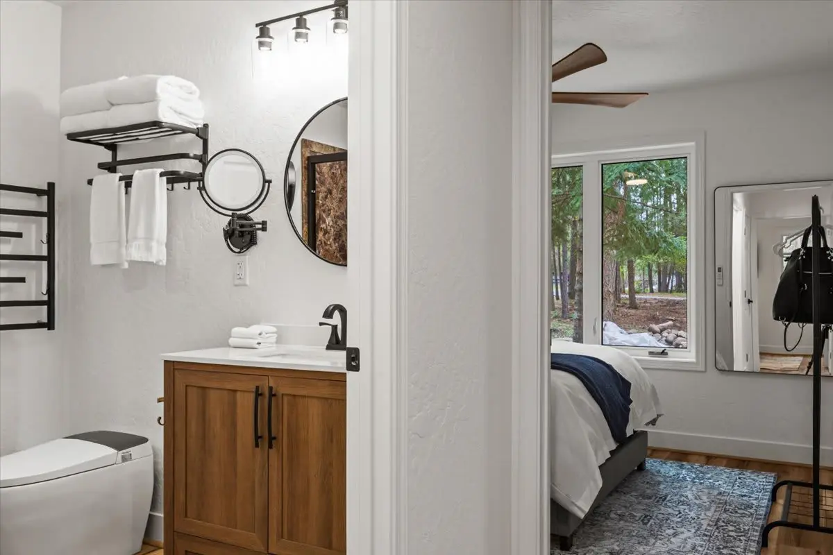 Cabin with Hot Tub, Lake Access & Fire Pit
