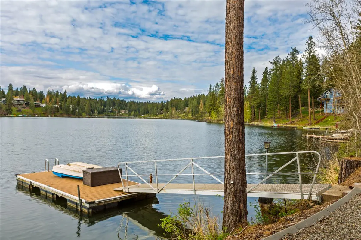 Cabin with Hot Tub, Lake Access & Fire Pit
