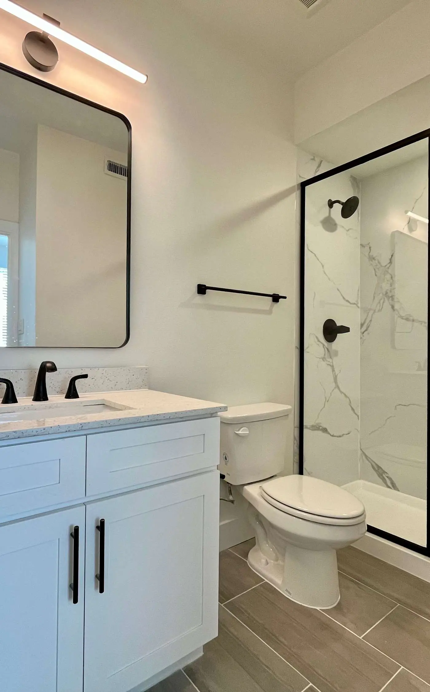 Bishop Arts 6BR/6BA townhouse, sleeps 12, parking