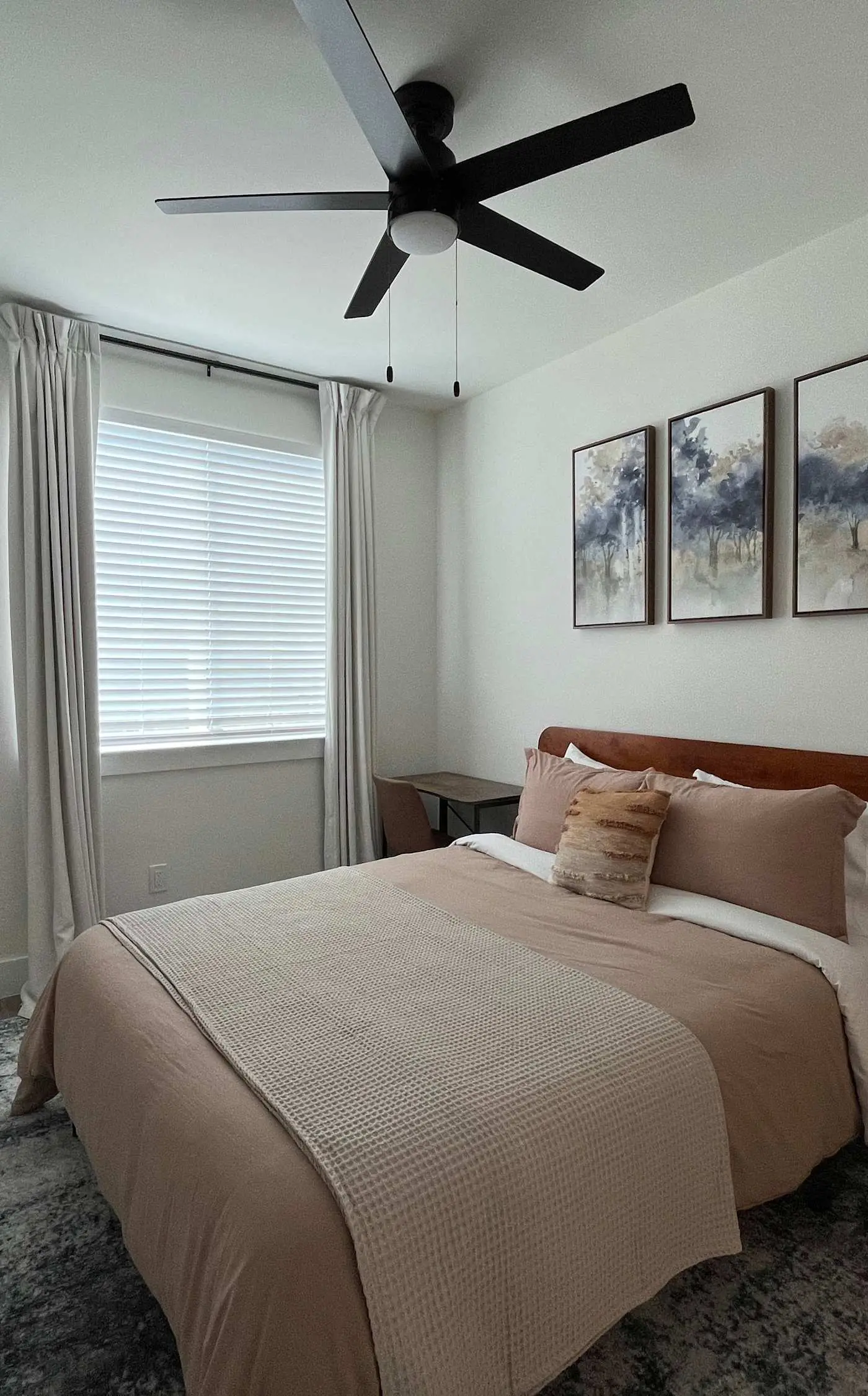 Bishop Arts 6BR/6BA townhouse, sleeps 12, parking