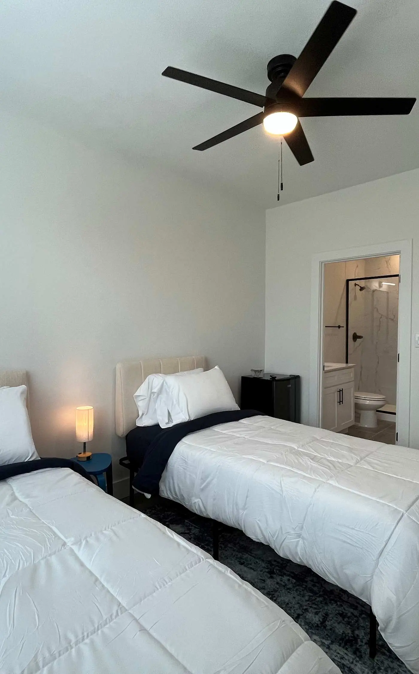 Bishop Arts 6BR/6BA townhouse, sleeps 12, parking
