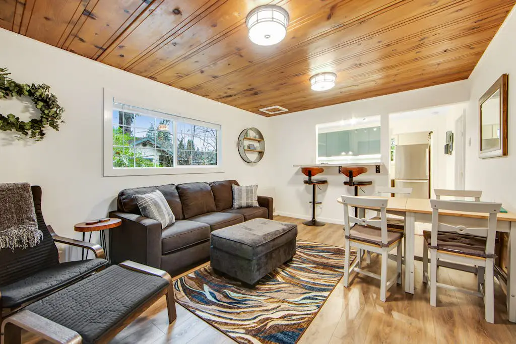 Wanderlust Cottage - Guerneville Dog-Friendly Redwood Cottage with Hot Tub