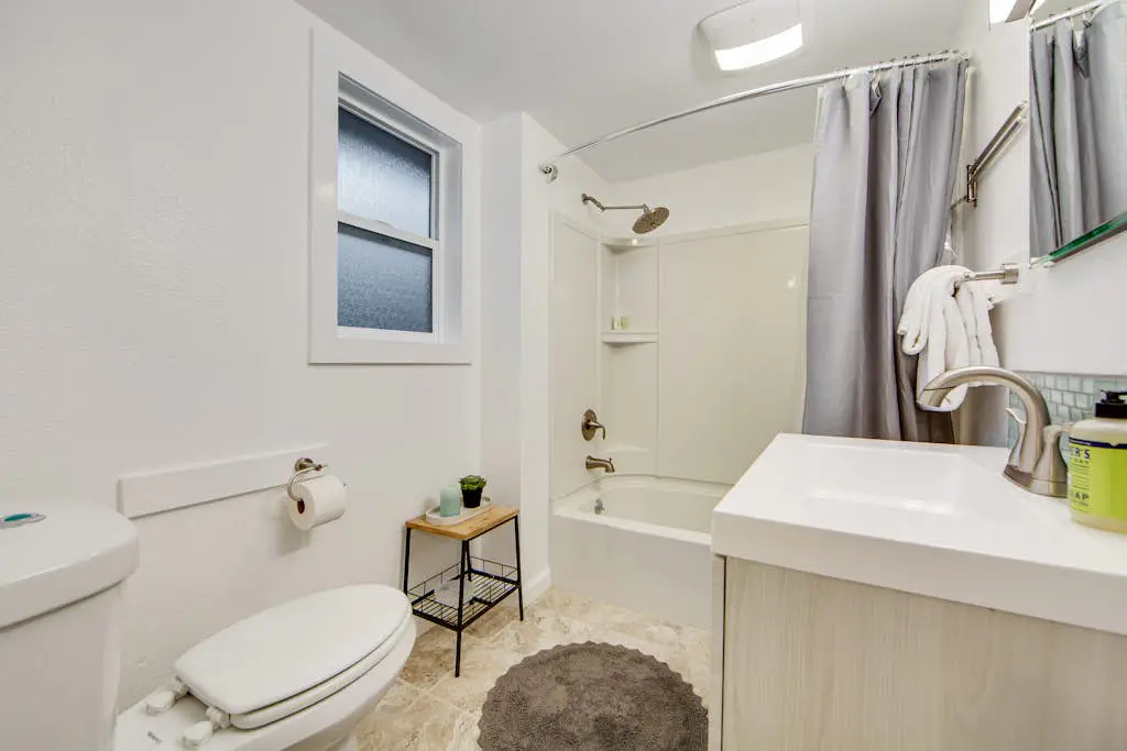 Wanderlust Cottage - Guerneville Dog-Friendly Redwood Cottage with Hot Tub