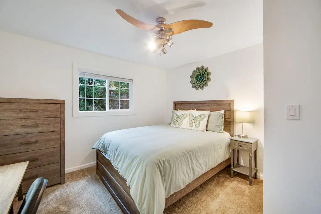 Wanderlust Cottage - Guerneville Dog-Friendly Redwood Cottage with Hot Tub