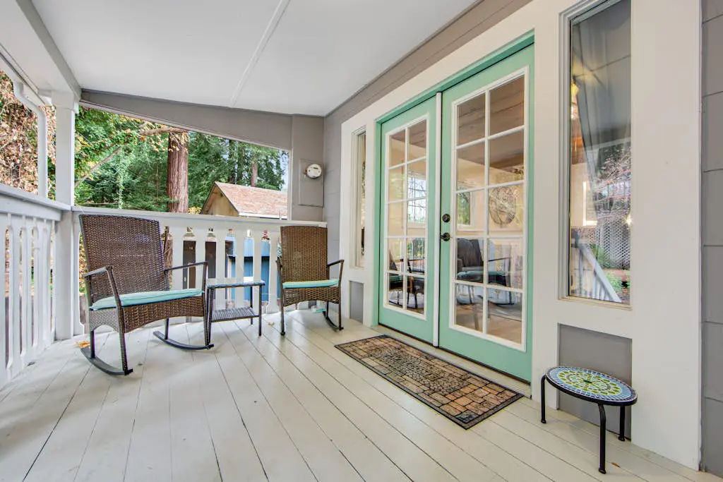 Wanderlust Cottage - Guerneville Dog-Friendly Redwood Cottage with Hot Tub