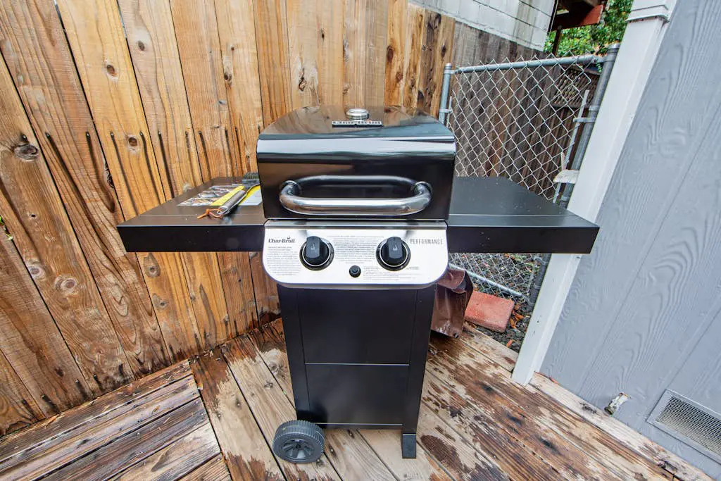 Wanderlust Cottage - Guerneville Dog-Friendly Redwood Cottage with Hot Tub