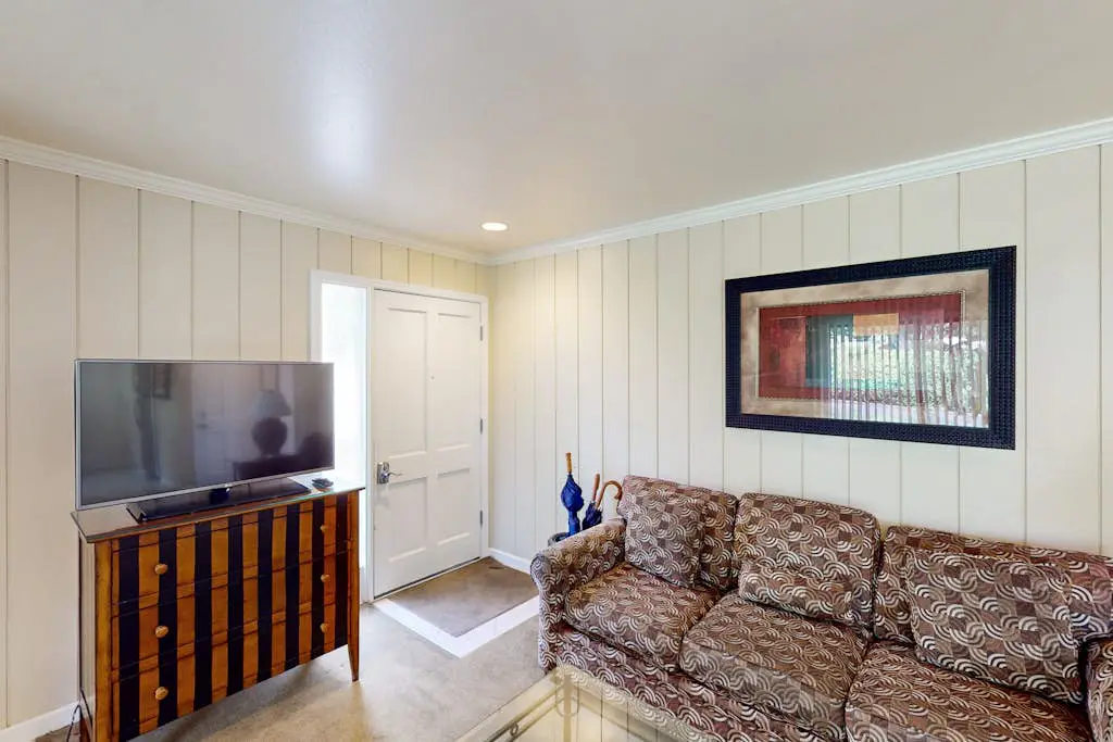 Napa Silverado Trail Condo with Fireplace, Pool & EV Charger