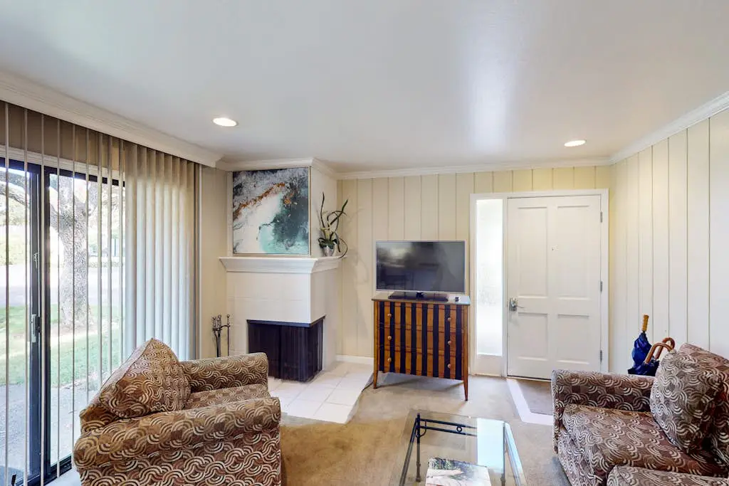 Napa Silverado Trail Condo with Fireplace, Pool & EV Charger
