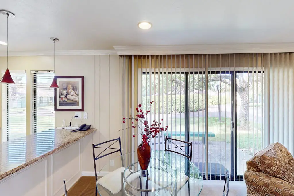 Napa Silverado Trail Condo with Fireplace, Pool & EV Charger