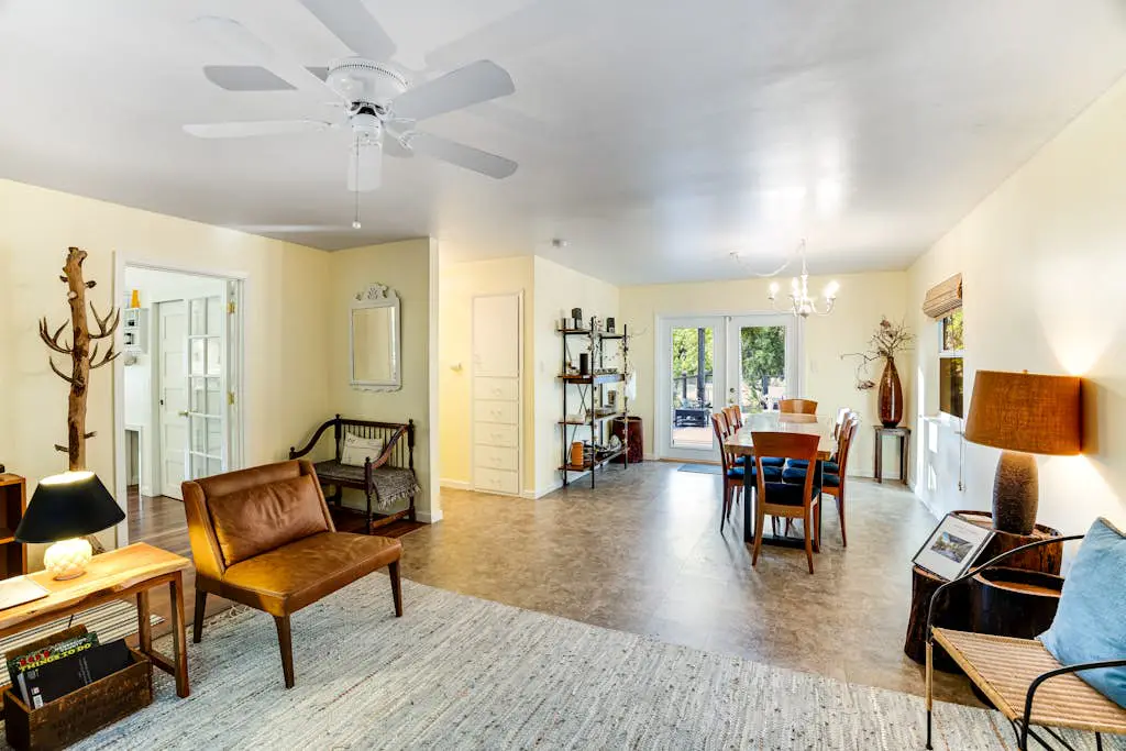 Cloverdale Creekside Retreat - Cloverdale Dog-Friendly Riverfront Cottage with Deck