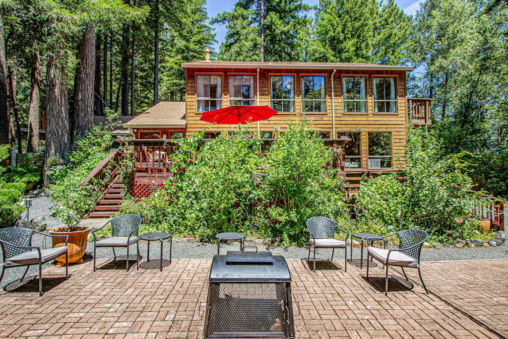 Sunrise Mountain Retreat - Cazadero Mountain Hot Tub Cabin in the Redwoods