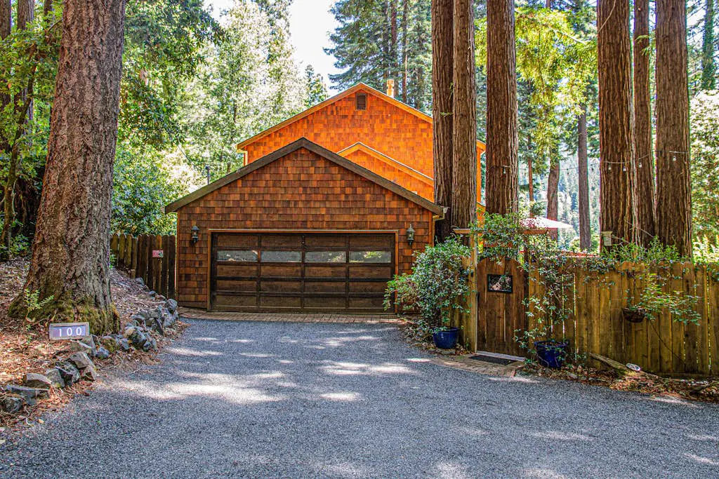 Sunrise Mountain Retreat - Cazadero Mountain Hot Tub Cabin in the Redwoods