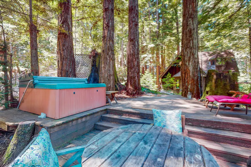 Cazadero Dog-Friendly Cottage for Two with Hot Tub