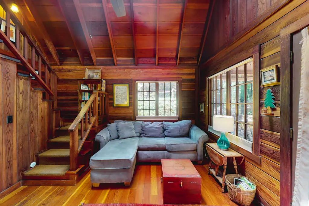 Cazadero Dog-Friendly Cottage for Two with Hot Tub