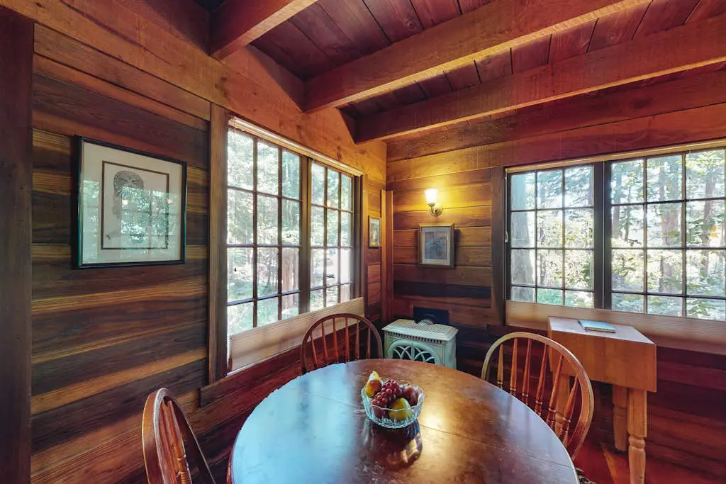 Cazadero Dog-Friendly Cottage for Two with Hot Tub
