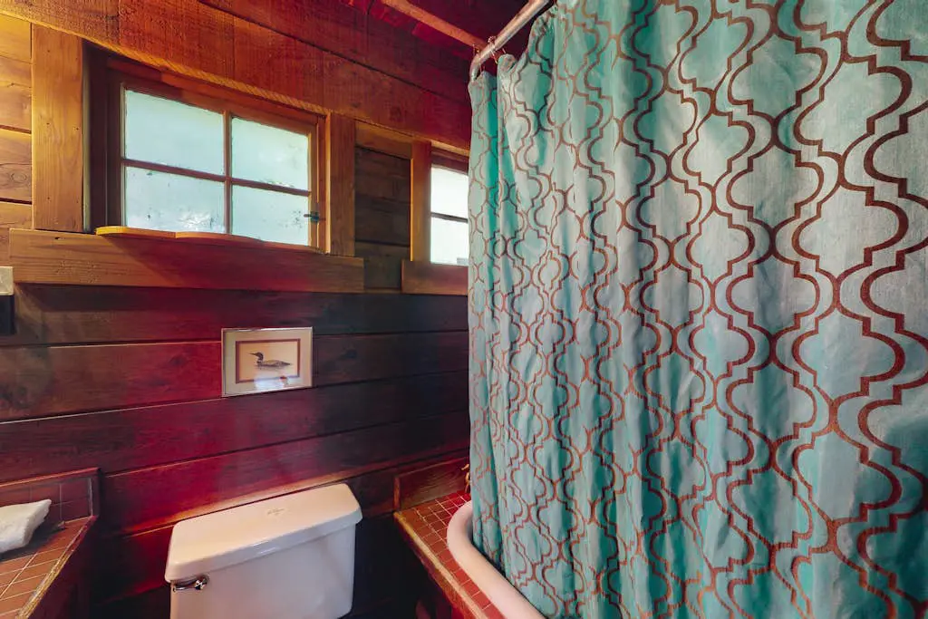 Cazadero Dog-Friendly Cottage for Two with Hot Tub
