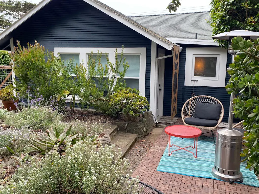 Bodega Harbour Dog-Friendly Bay View Bungalow with Sauna