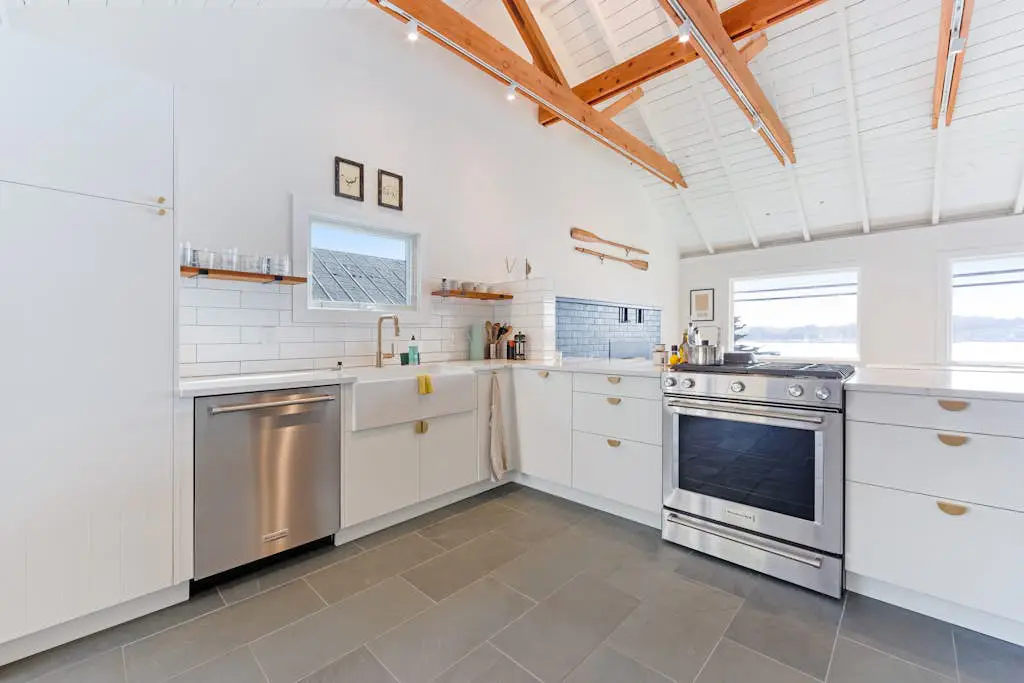 Bodega Harbour Dog-Friendly Bay View Bungalow with Sauna