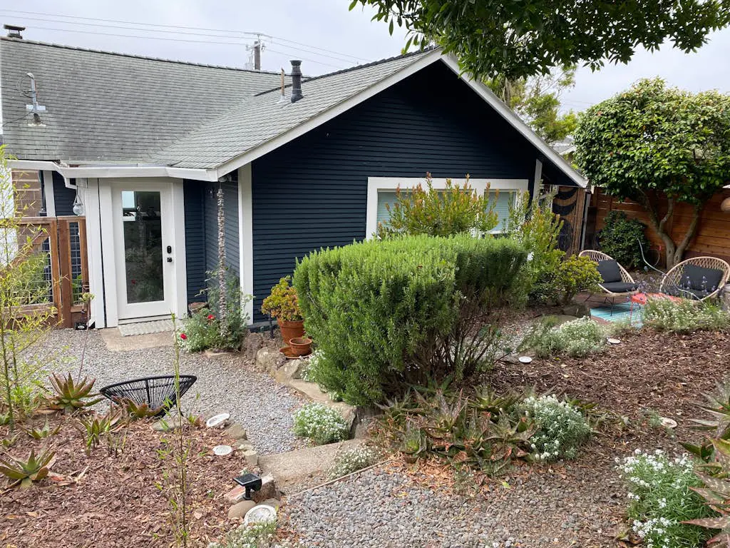 Bodega Harbour Dog-Friendly Bay View Bungalow with Sauna