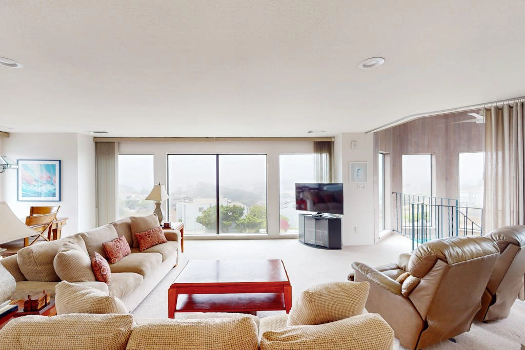 Sea Way Dreams - Bodega Bay Oceanview Game Room Retreat & Pool
