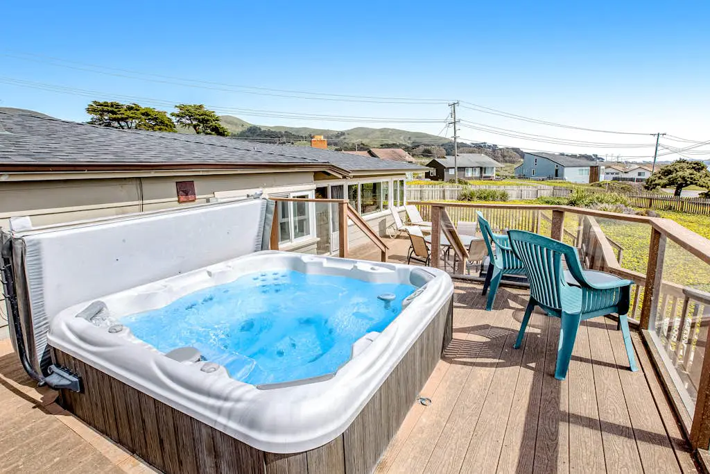 Cozy Carmet Cottage - Bodega Bay Dog-Friendly Oceanview Cottage with Hot Tub