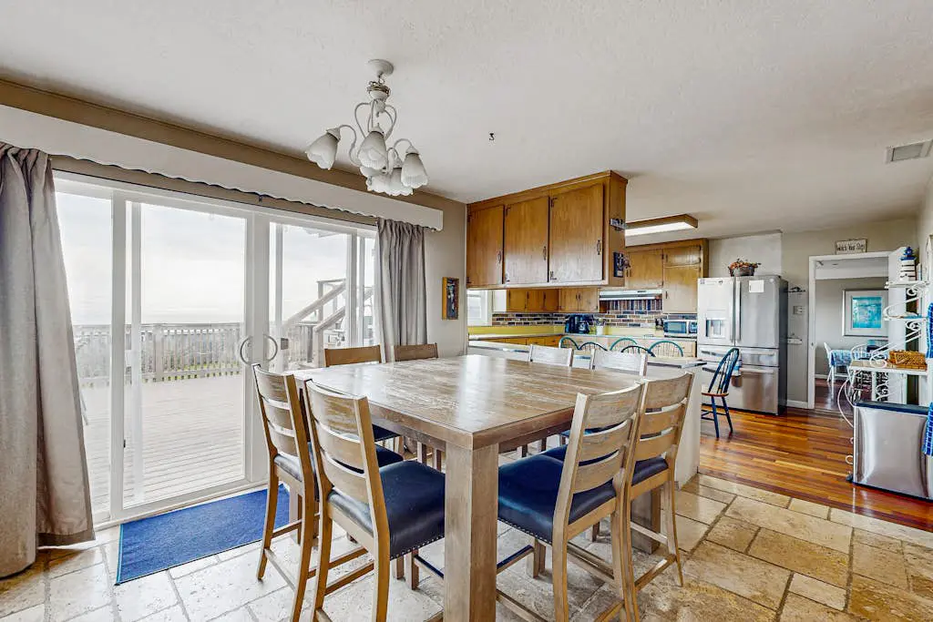 Cozy Carmet Cottage - Bodega Bay Dog-Friendly Oceanview Cottage with Hot Tub